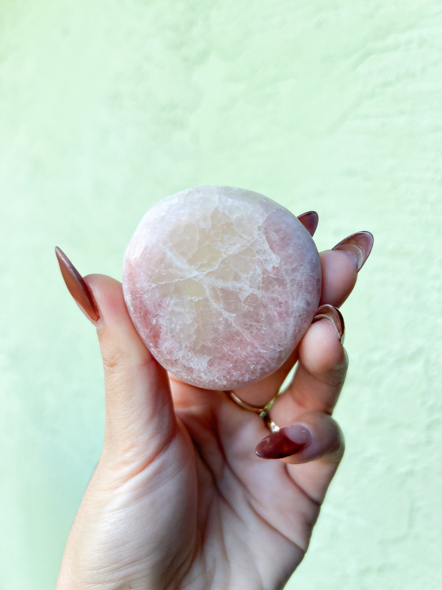 Load image into Gallery viewer, 21 Watermelon Calcite Palm Stone
