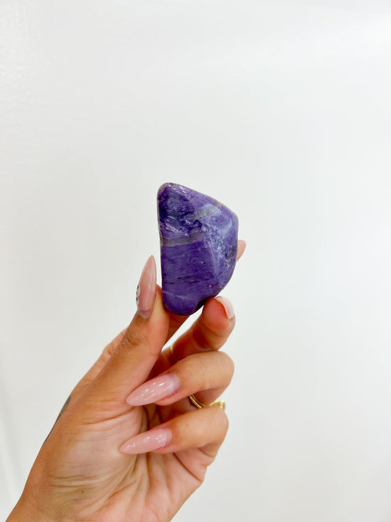 Load image into Gallery viewer, Charoite Large tumble

