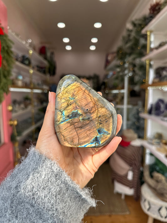 37 Labradorite