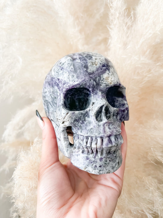 Load image into Gallery viewer, Purple and White Jade Skull
