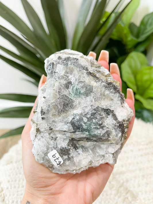 79 Apophyllite with fluorite/pyrite