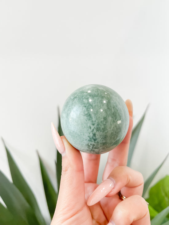 Load image into Gallery viewer, 23 Green Aventurine Sphère
